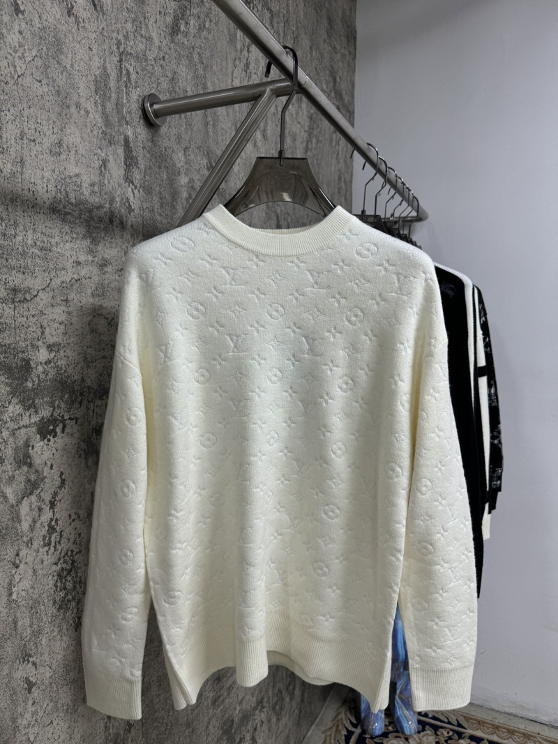 l0vis Vvtt0n sweater